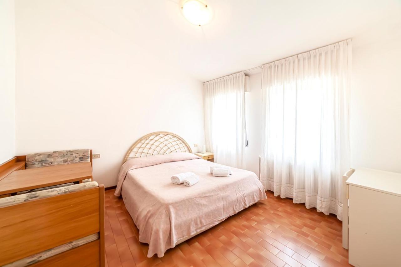 Hotel Villa Luisa Lignano Sabbiadoro Buitenkant foto
