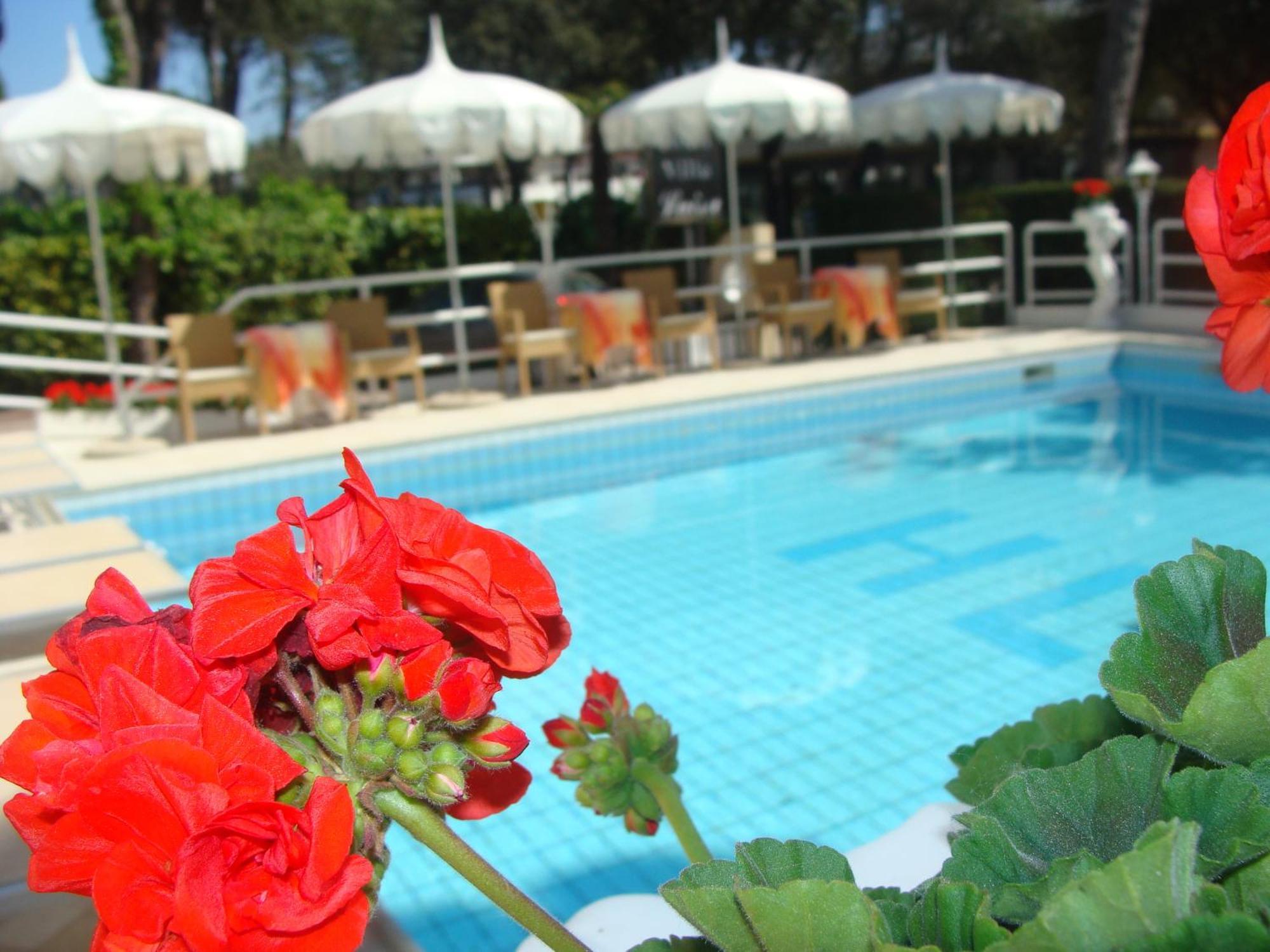 Hotel Villa Luisa Lignano Sabbiadoro Buitenkant foto