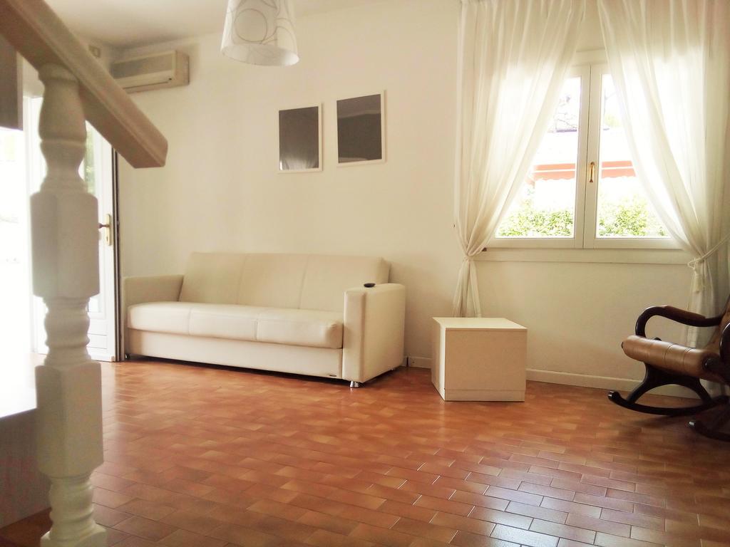 Hotel Villa Luisa Lignano Sabbiadoro Buitenkant foto