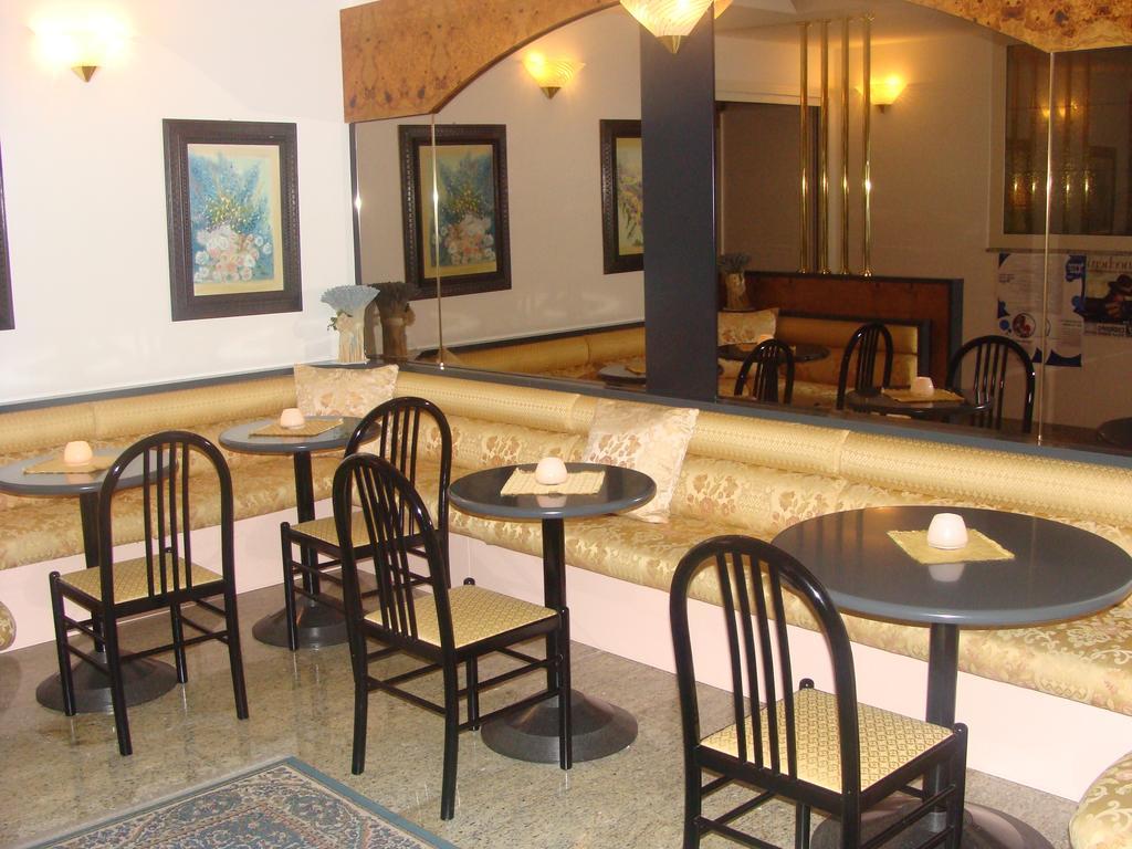 Hotel Villa Luisa Lignano Sabbiadoro Buitenkant foto